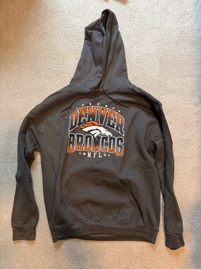 Denver Broncos Men’s Gray Hooded Pullover Sweatshirt - brand new - medium